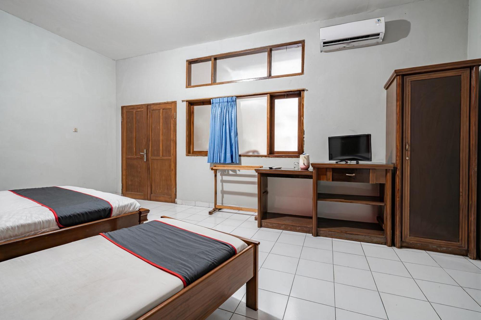 Collection O Near Stadium Wiradadaha Formerly Abadi Hotel 4*