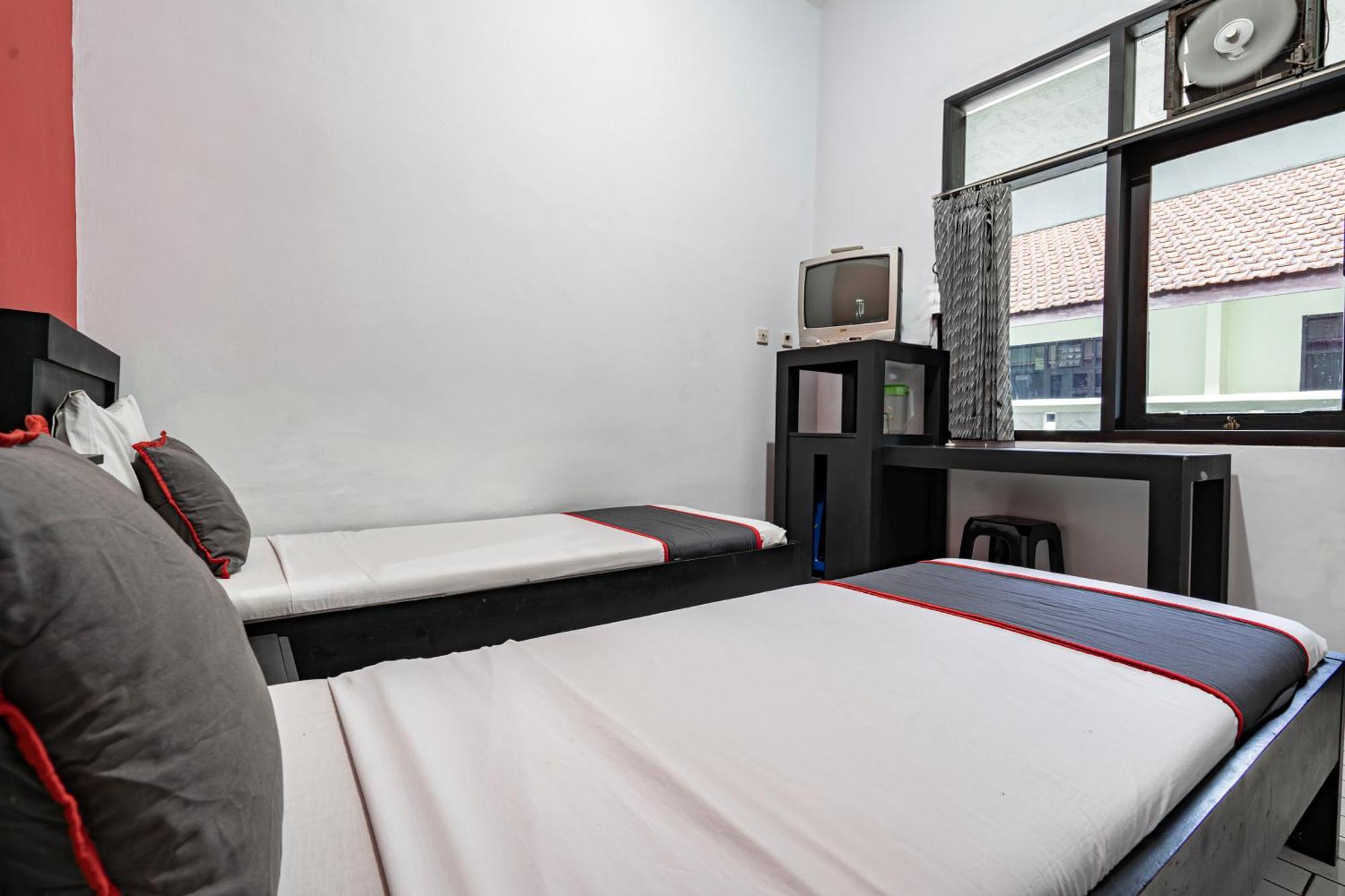 Collection O Near Stadium Wiradadaha Formerly Abadi Hotel 4*